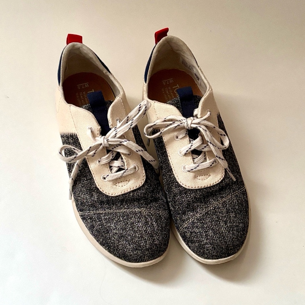 Toms Women's Sneakers in Black and Cream